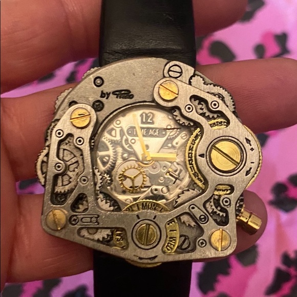 One of a Kind‼️ Wrist Gear watch - Picture 12 of 14